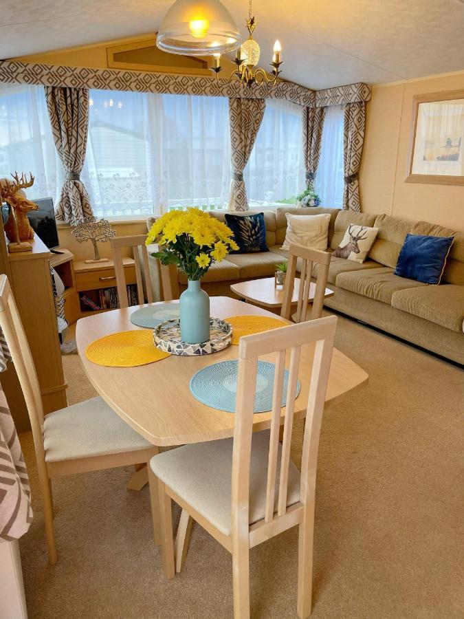 Caravan For Rent At Tattershall Holiday Park المظهر الخارجي الصورة