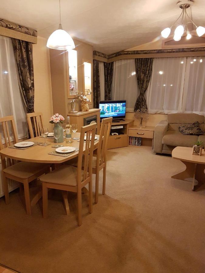 Caravan For Rent At Tattershall Holiday Park المظهر الخارجي الصورة
